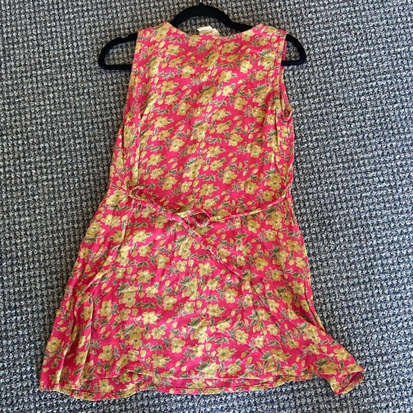 Red floral dress, vintage, mini, size 1, can fit up to size 4 - Picture 4 of 5
